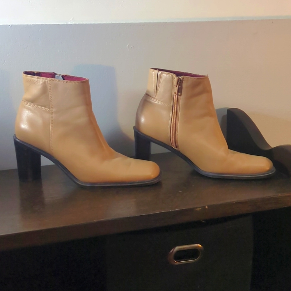 Vintage Naturalizer Booties
